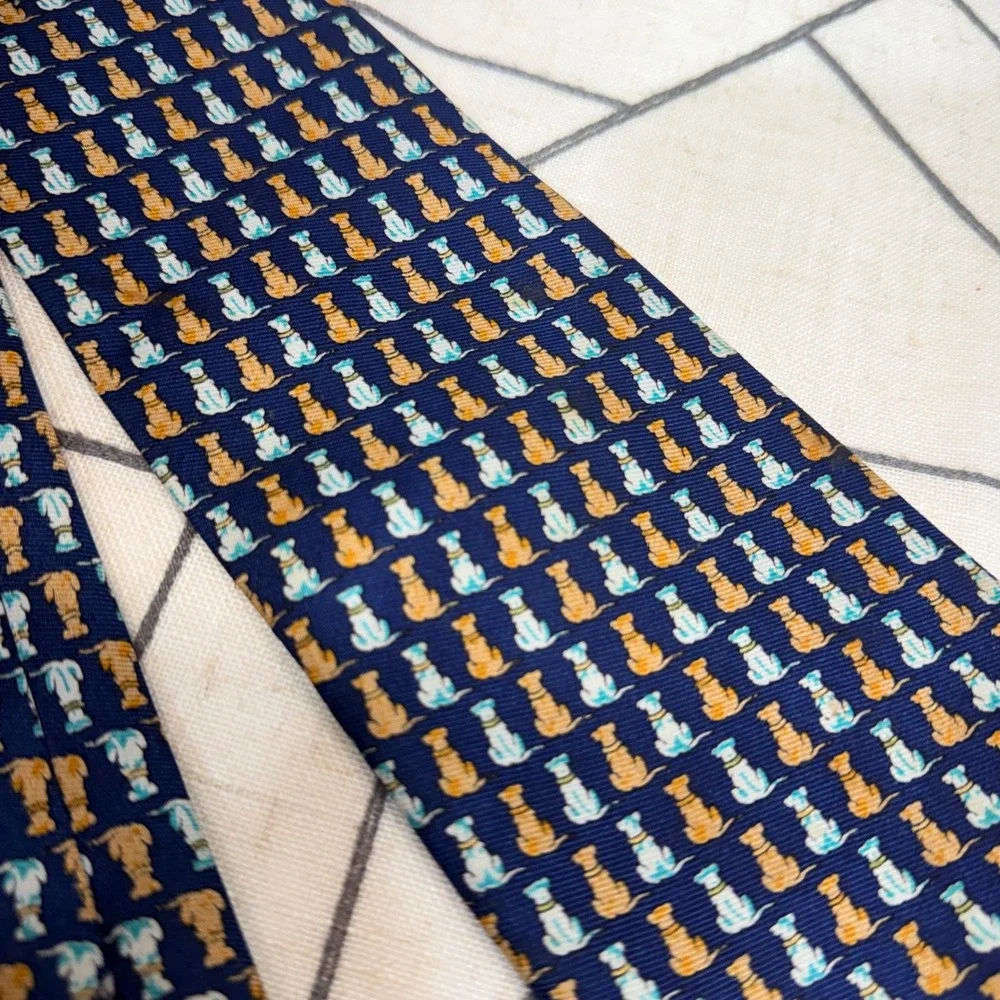Ombline necktie features